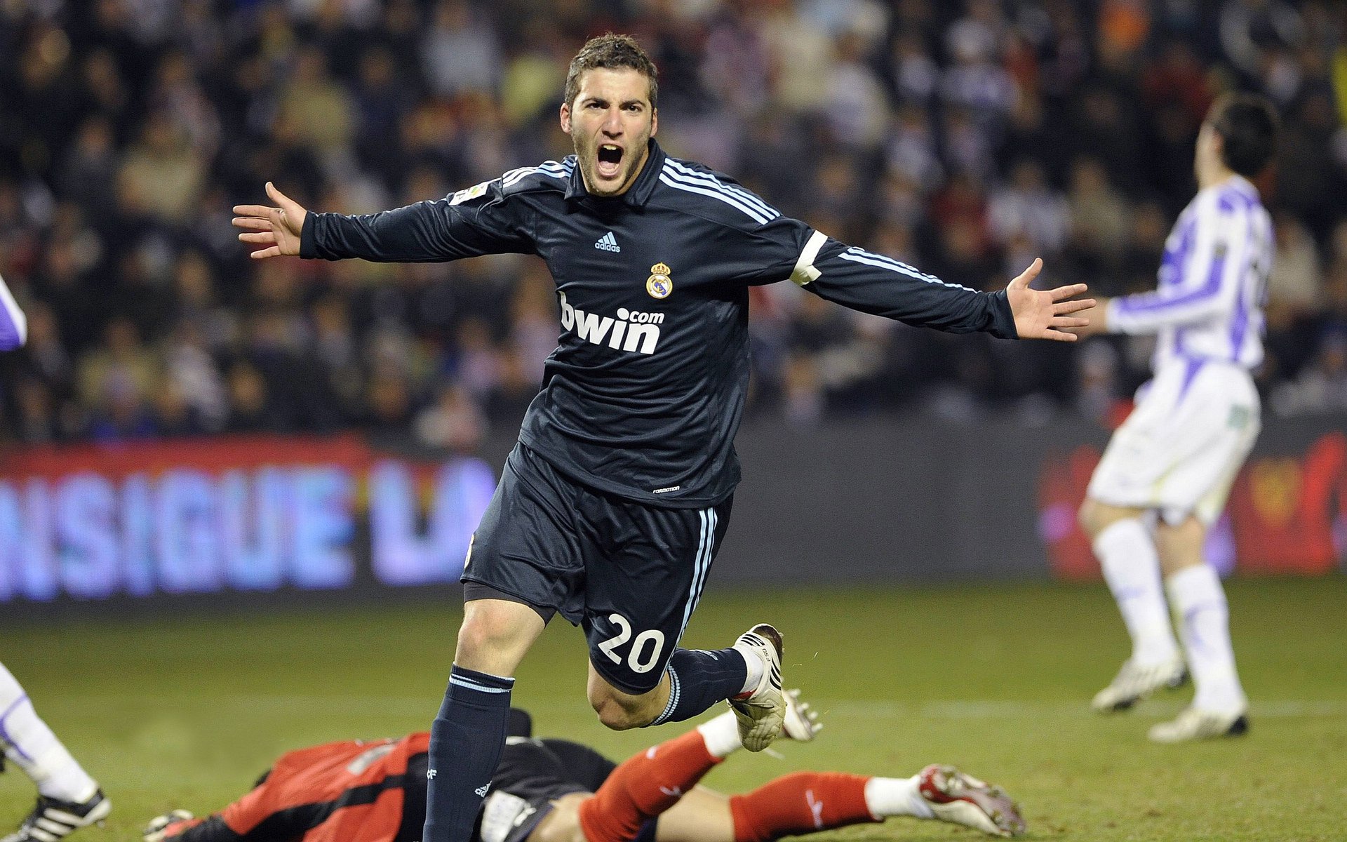 曼城力压多特蒙德,哈兰德的强势表现成为关键,曼城队长哈兰德